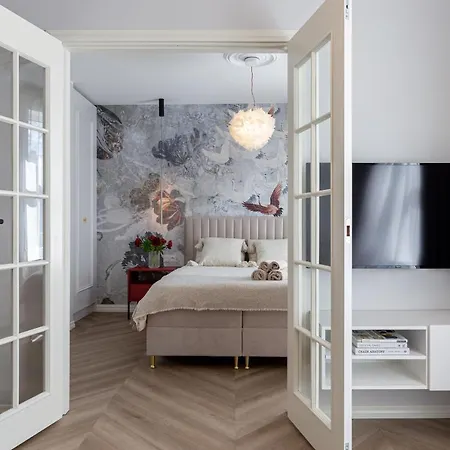 Fresh Unit, High Quality Design. * Reval